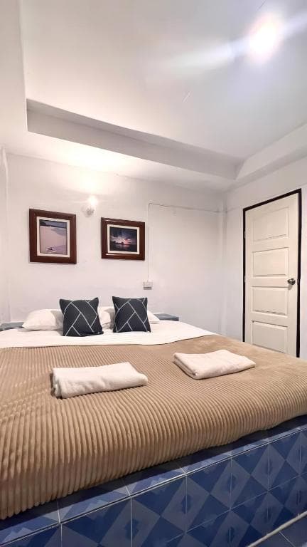 Budget Double Room — HAAD YAO WILD